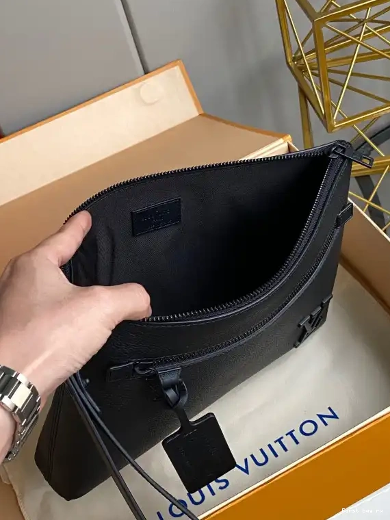 First bag ru LOUIS IPAD VUITTON POUCH 0520